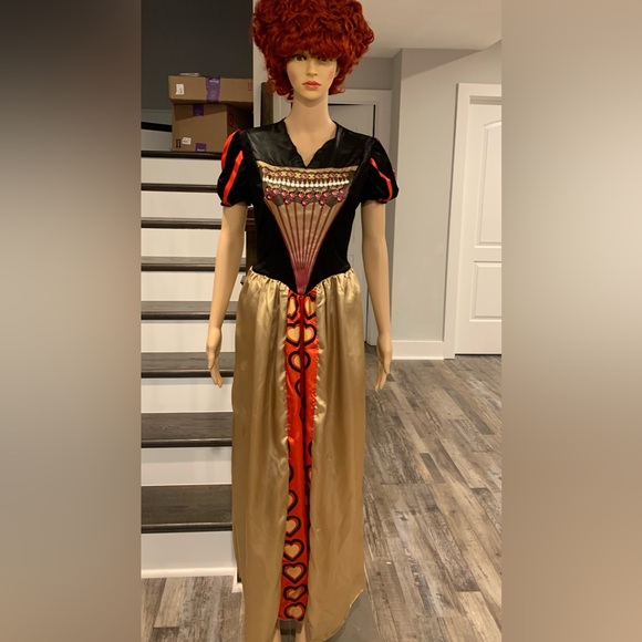 Disney’s Queen of Heart’s costume from Alice in Wonderland - Picture 1 of 2